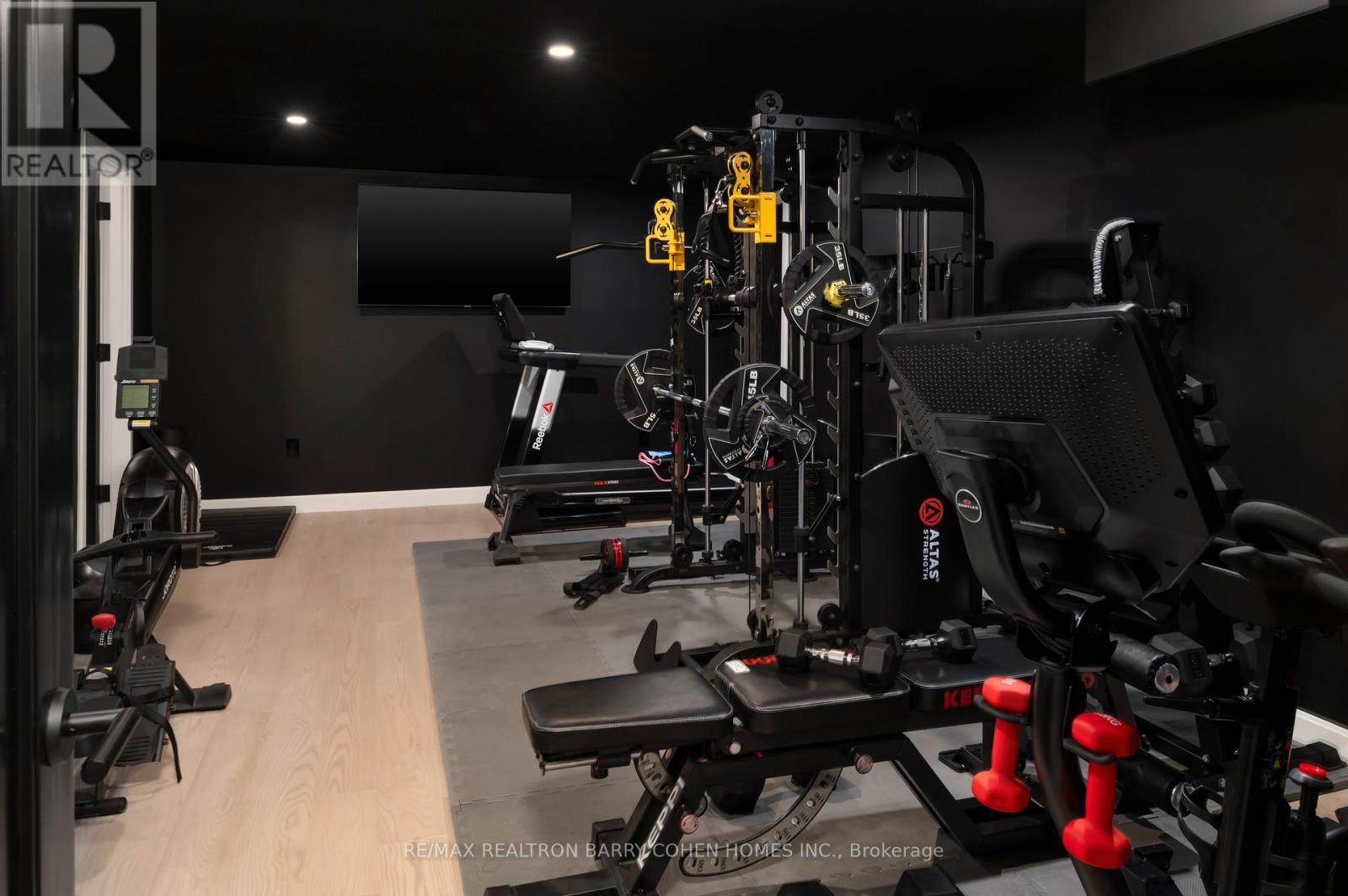 45 Park Lane Circle, Toronto, Ontario  M3C 2N3 - Photo 32 - C12885882