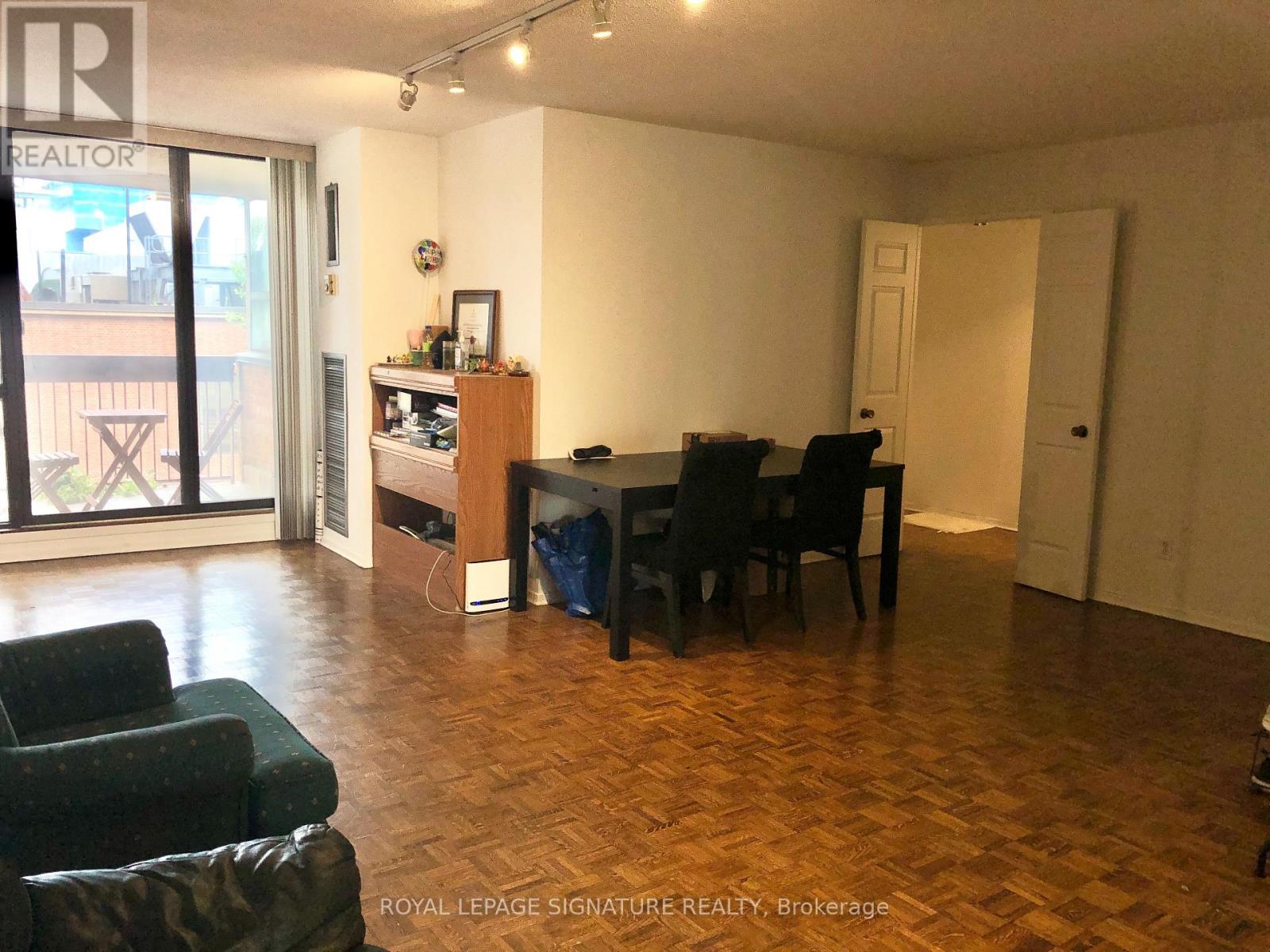 517 - 89 MCCAUL STREET, Toronto, Ontario