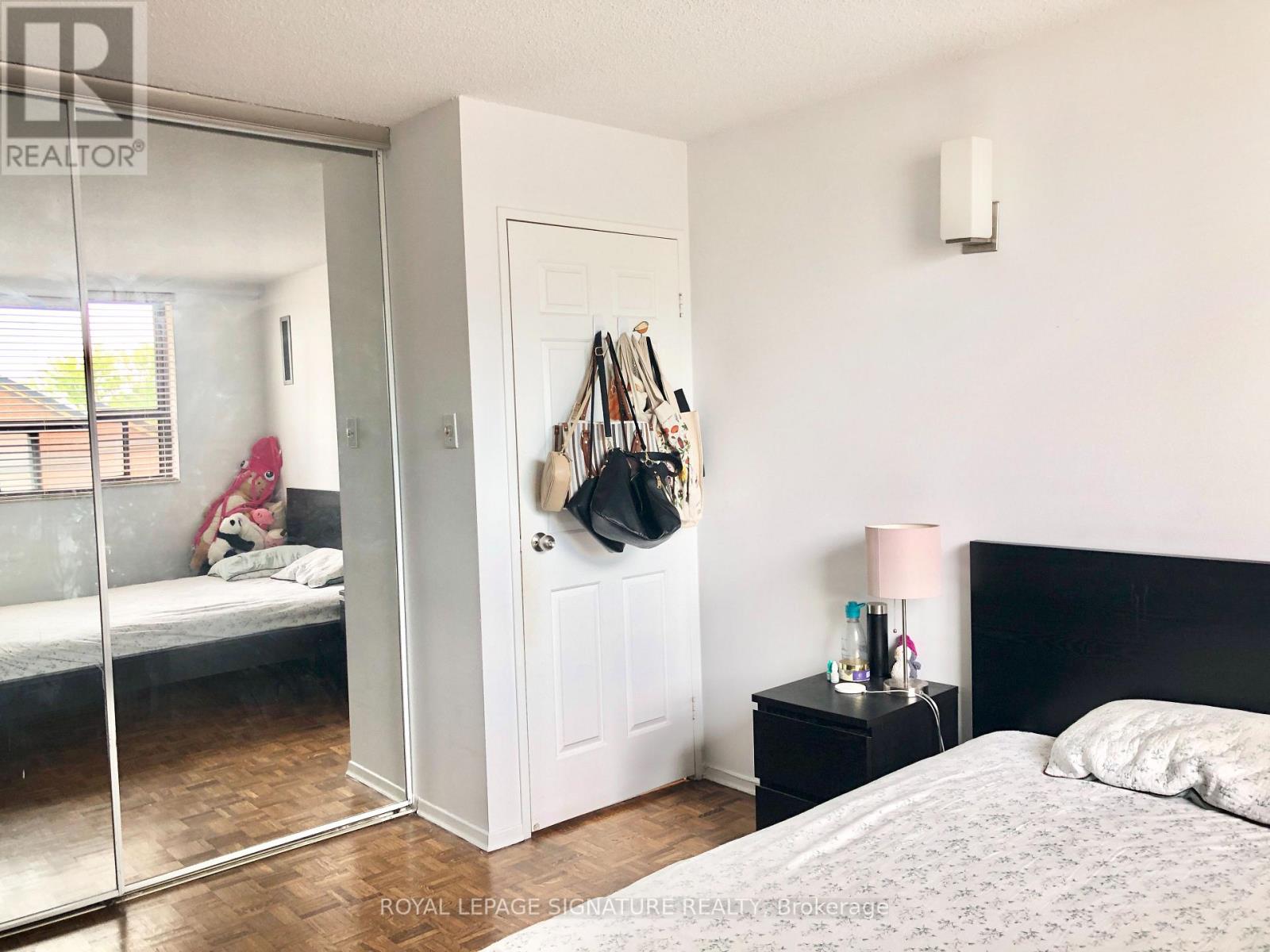 517 - 89 Mccaul Street, Toronto, Ontario  M5T 2X3 - Photo 10 - C12885976