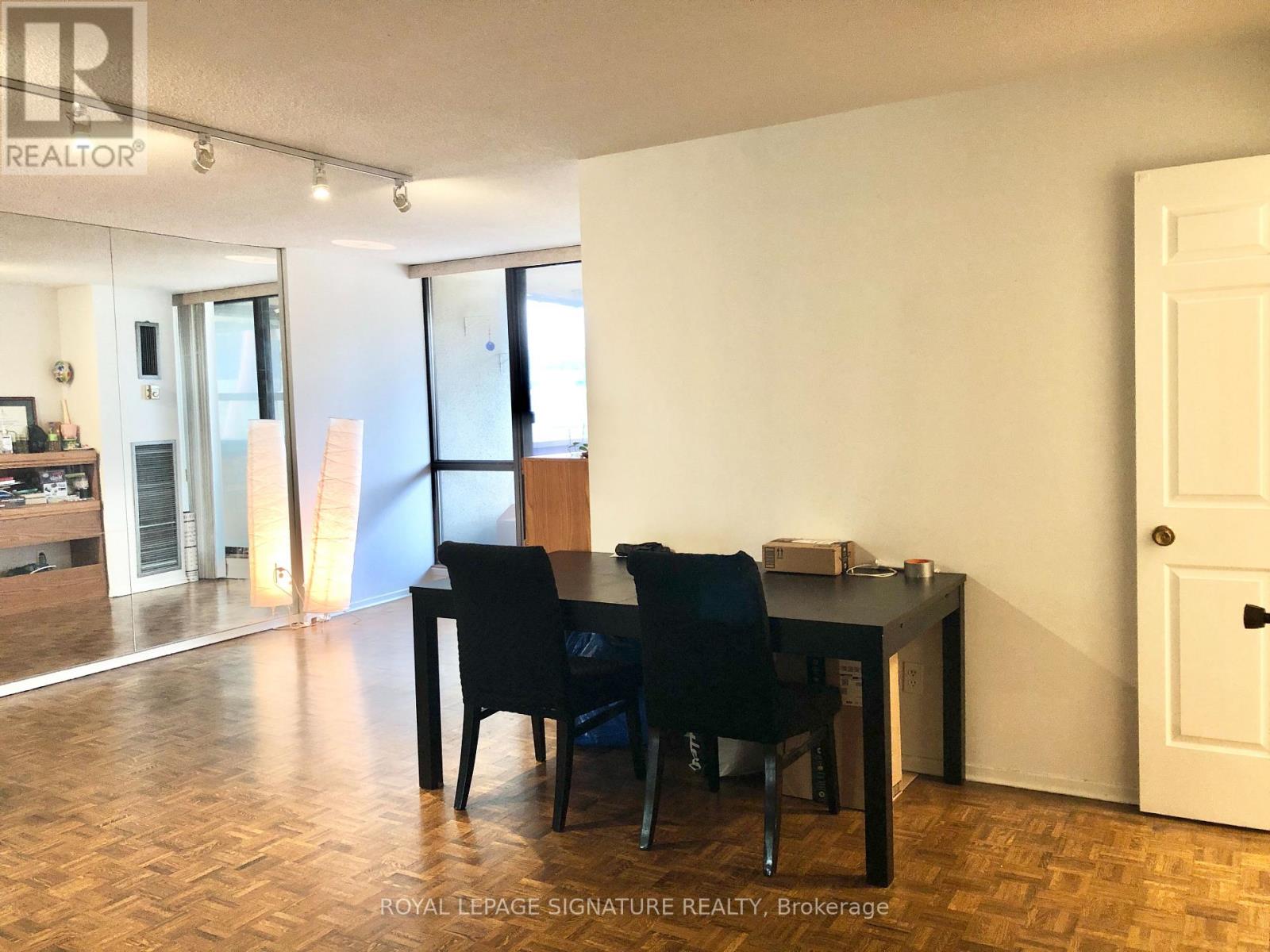 517 - 89 Mccaul Street, Toronto, Ontario  M5T 2X3 - Photo 17 - C12885976