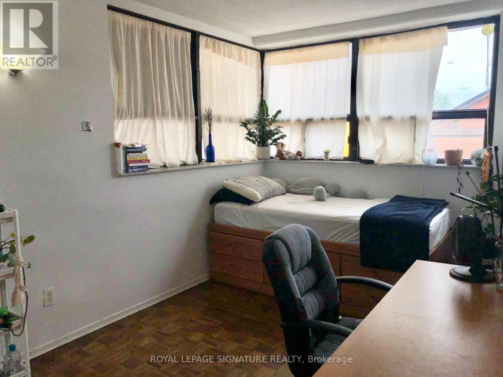 517 - 89 Mccaul Street, Toronto, Ontario  M5T 2X3 - Photo 4 - C12885976