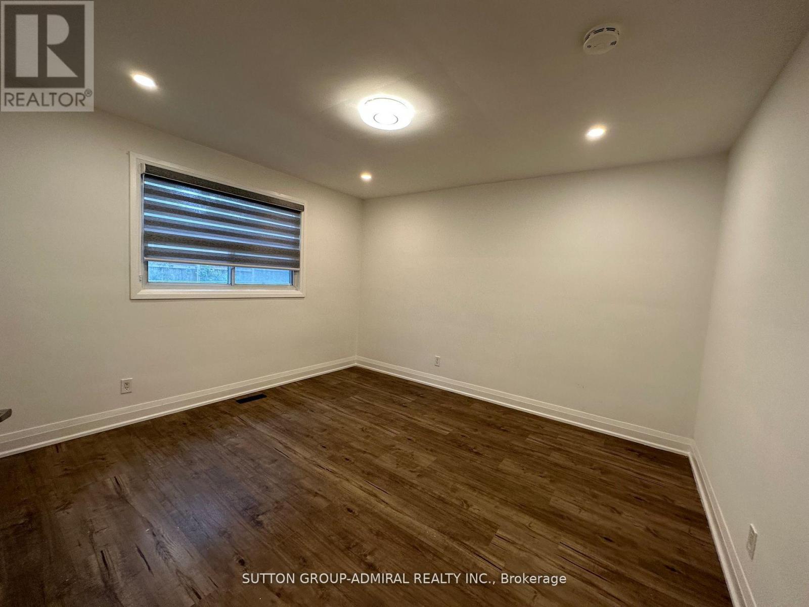 Main Floor - 7 Resolution Crescent, Toronto, Ontario  M2H 1N3 - Photo 7 - C12886078