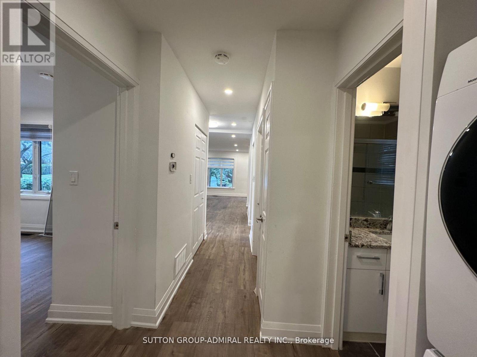 Main Floor - 7 Resolution Crescent, Toronto, Ontario  M2H 1N3 - Photo 8 - C12886078