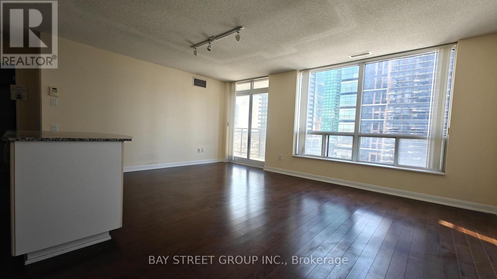 1606 - 33 Sheppard Avenue E, Toronto, Ontario  M2N 7K1 - Photo 3 - C12886140