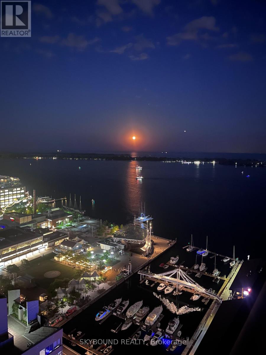 # 1804 - 260 Queens Quay W Quay W, Toronto, Ontario  M5J 2N3 - Photo 20 - C12886178