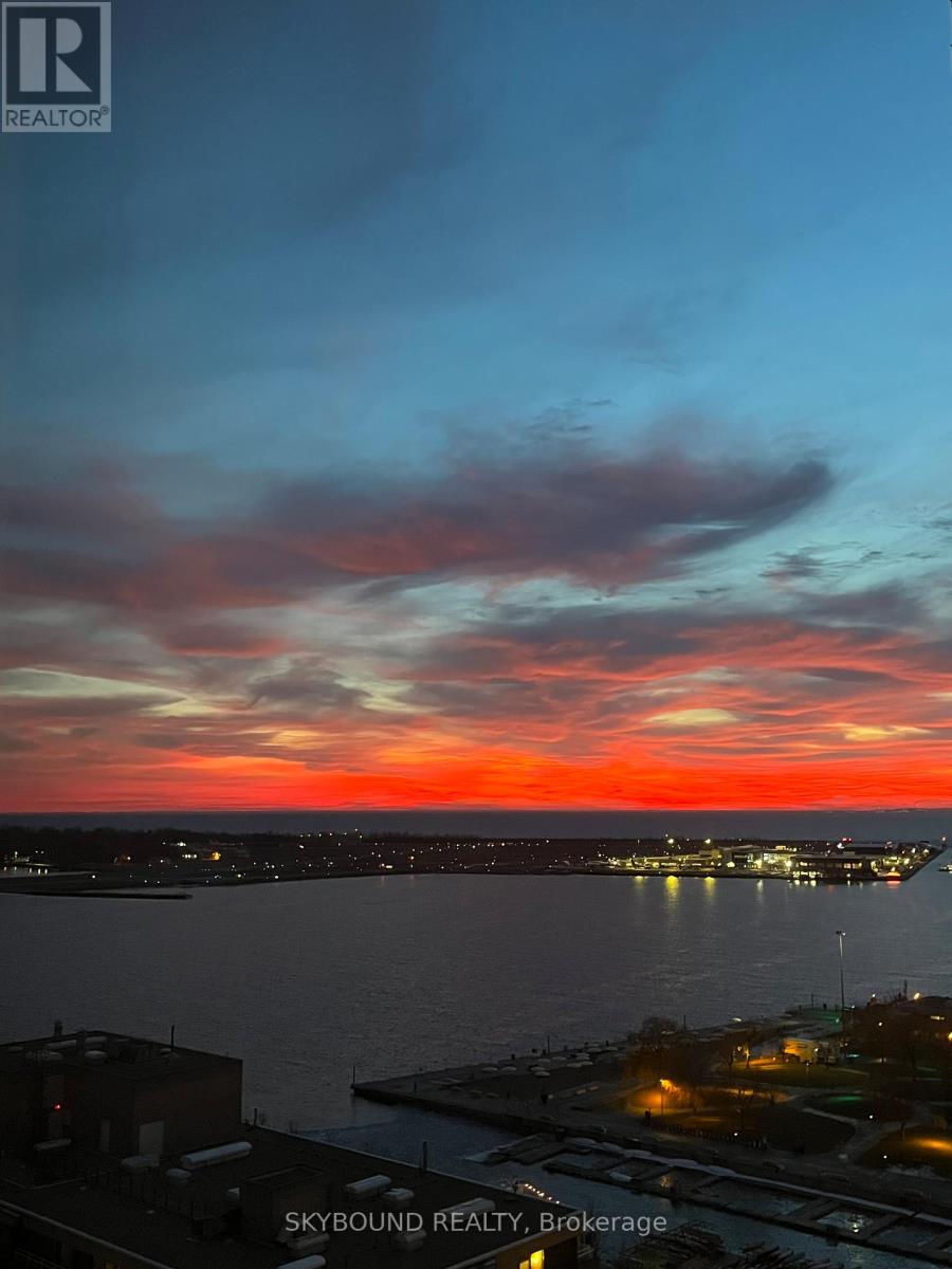 # 1804 - 260 Queens Quay W Quay W, Toronto, Ontario  M5J 2N3 - Photo 28 - C12886178