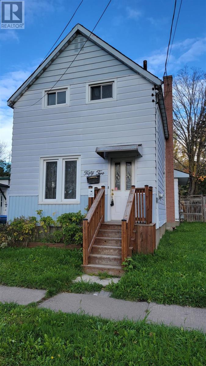 52 Edinburgh St, Sault Ste. Marie, Ontario P6A 1K7 - Photo 2 - SM260482