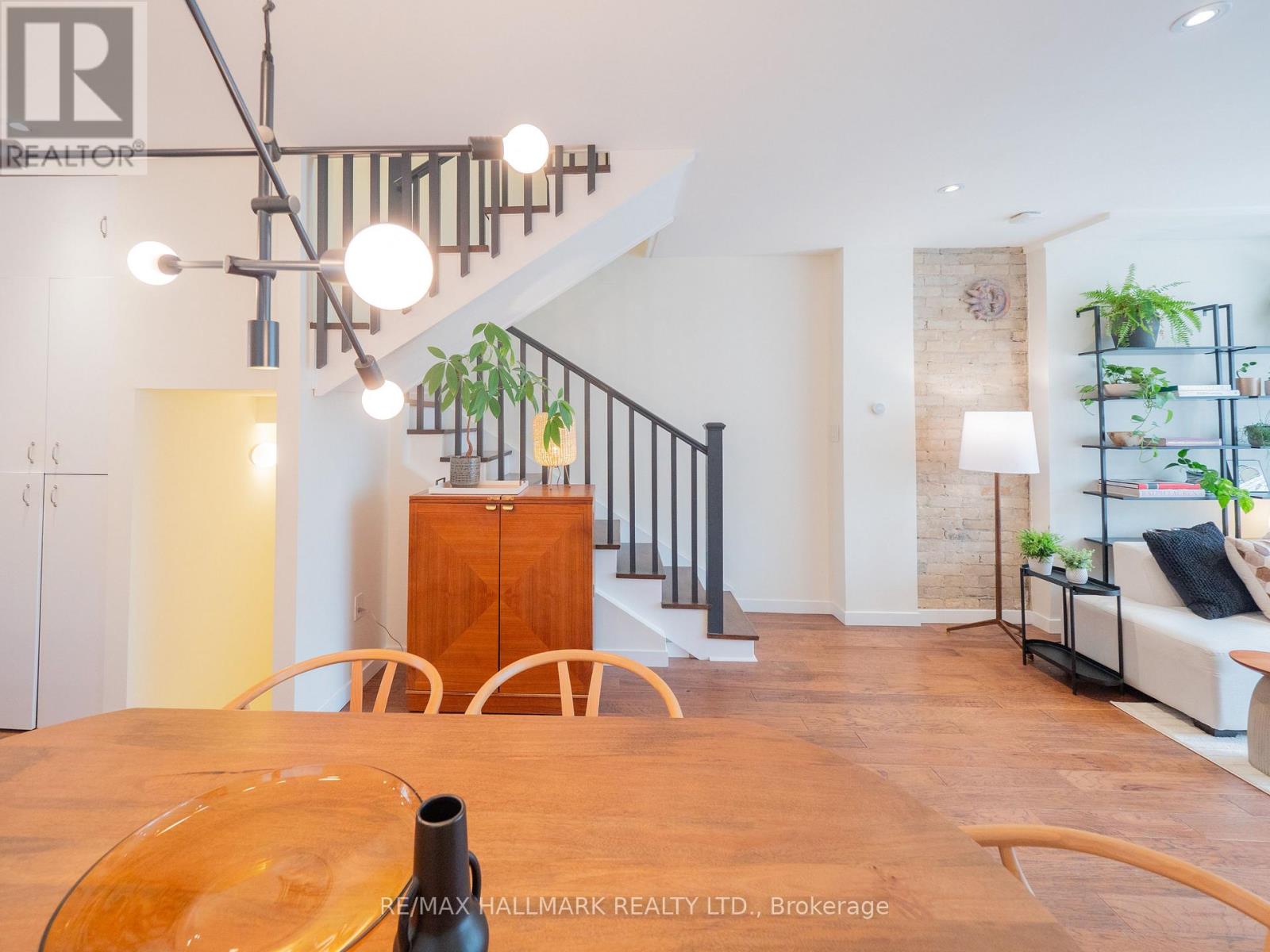 55 Galt Avenue, Toronto, Ontario  M4M 2Z2 - Photo 12 - E12885856