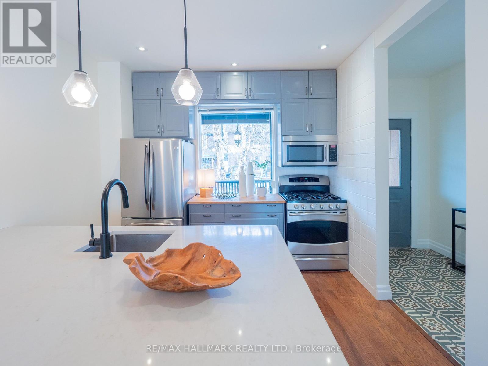 55 Galt Avenue, Toronto, Ontario  M4M 2Z2 - Photo 16 - E12885856