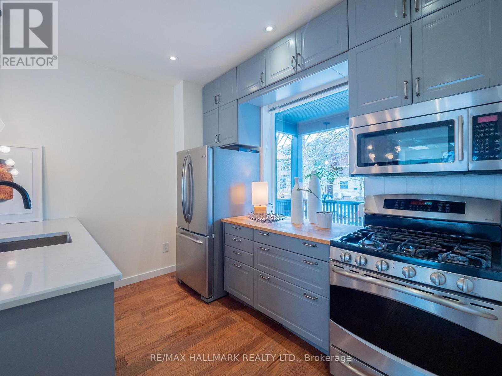 55 Galt Avenue, Toronto, Ontario  M4M 2Z2 - Photo 17 - E12885856