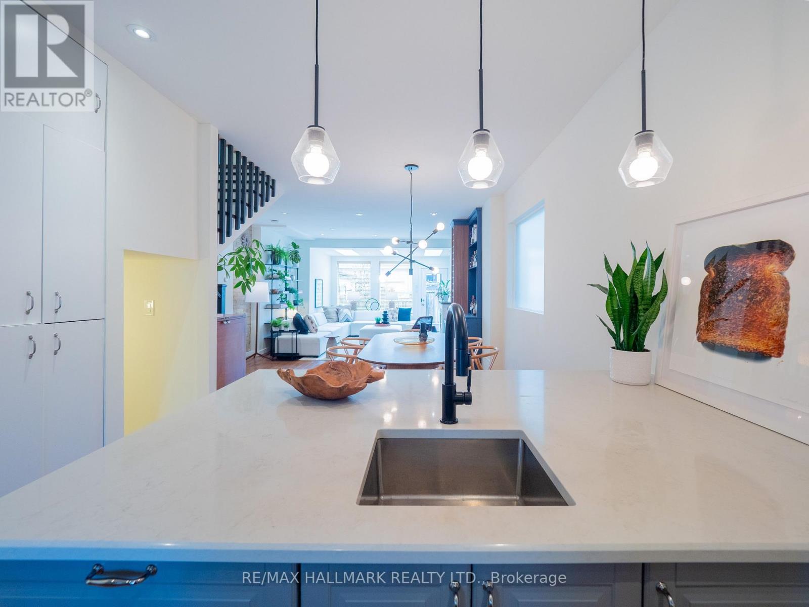 55 Galt Avenue, Toronto, Ontario  M4M 2Z2 - Photo 19 - E12885856