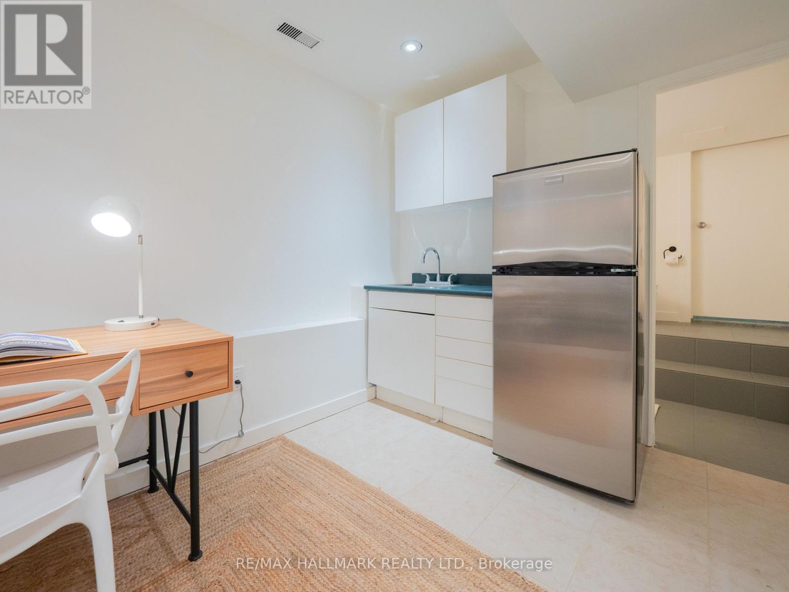 55 Galt Avenue, Toronto, Ontario  M4M 2Z2 - Photo 44 - E12885856