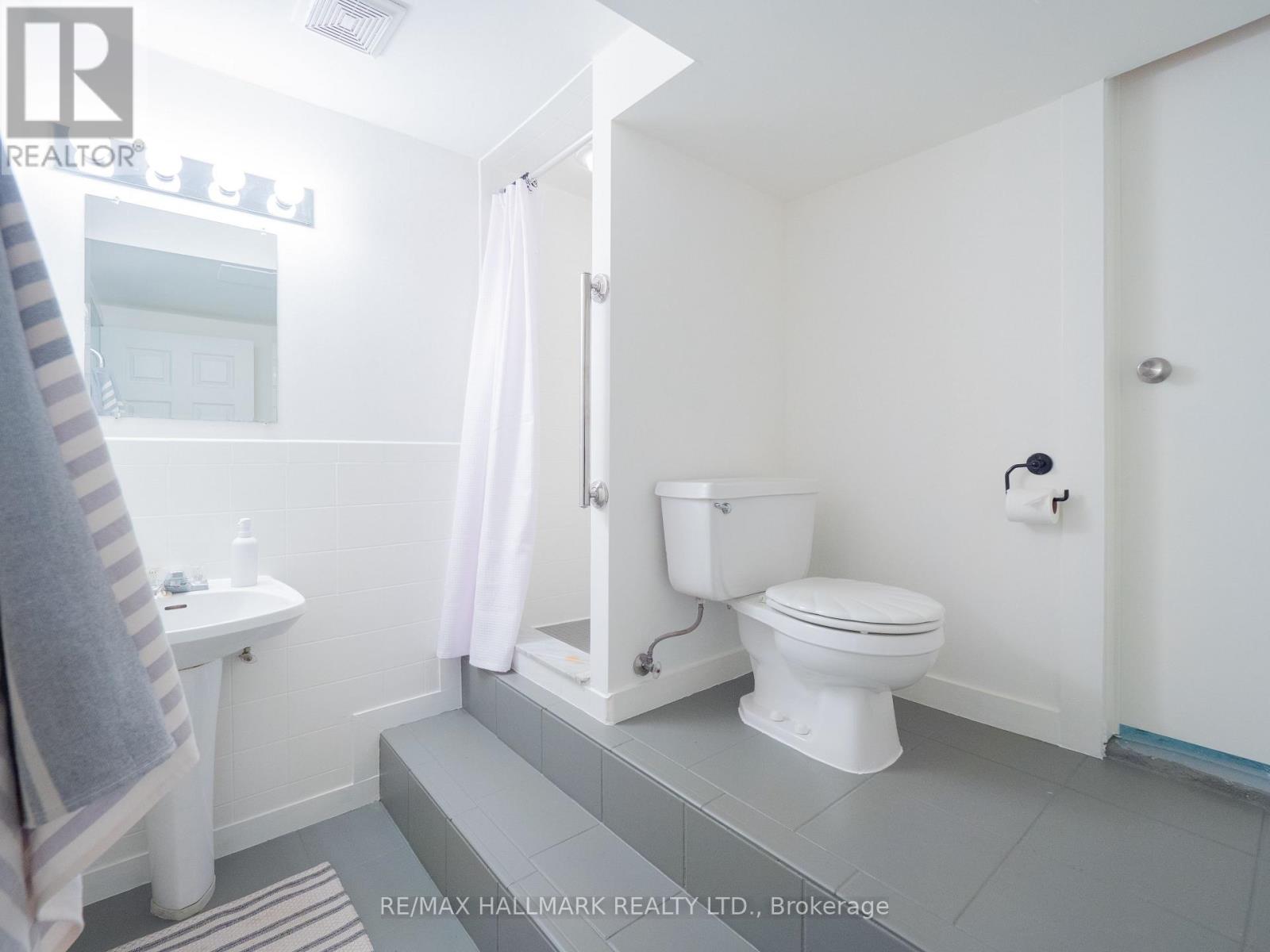 55 Galt Avenue, Toronto, Ontario  M4M 2Z2 - Photo 45 - E12885856