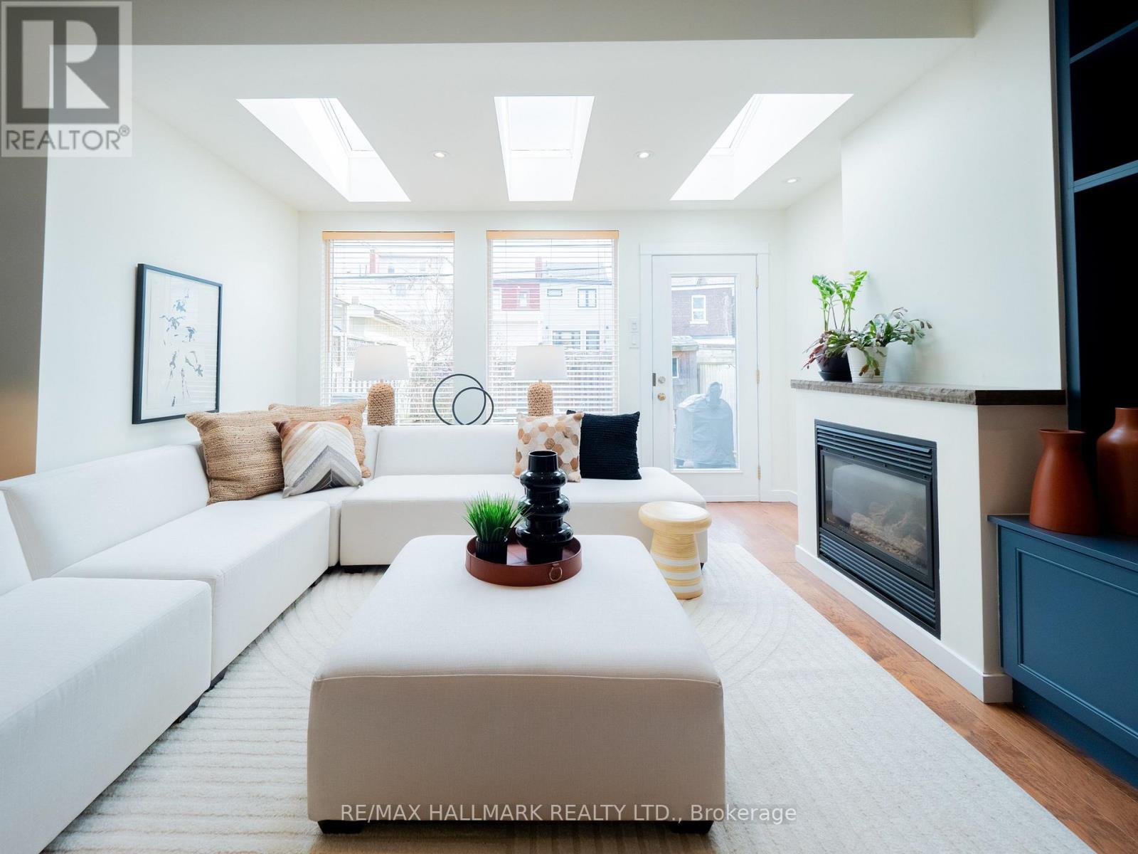 55 Galt Avenue, Toronto, Ontario  M4M 2Z2 - Photo 7 - E12885856