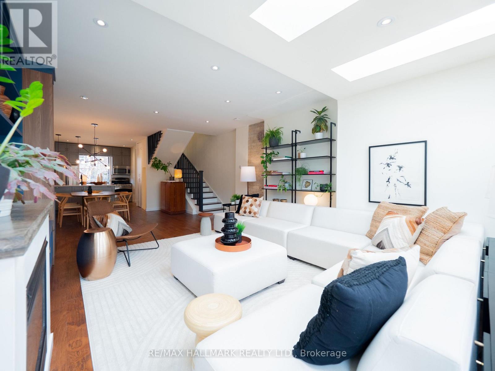 55 Galt Avenue, Toronto, Ontario  M4M 2Z2 - Photo 8 - E12885856