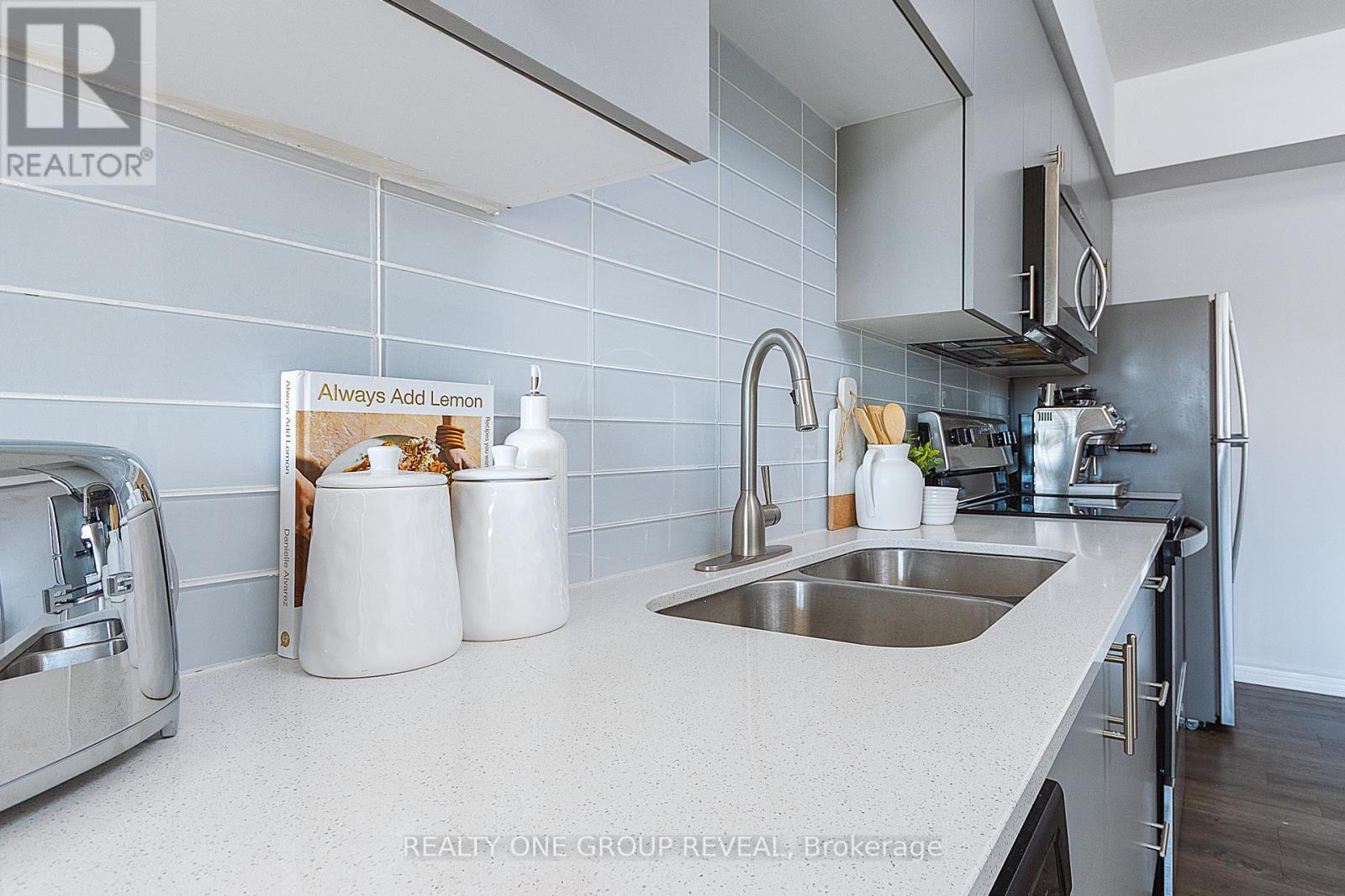 417 - 290 Liberty Street N, Clarington, Ontario  L1C 0V5 - Photo 4 - E12885934