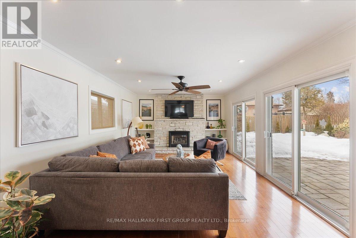 820 Sanok Drive, Pickering (West Shore), Ontario  L1W 2R2 - Photo 15 - E12886084