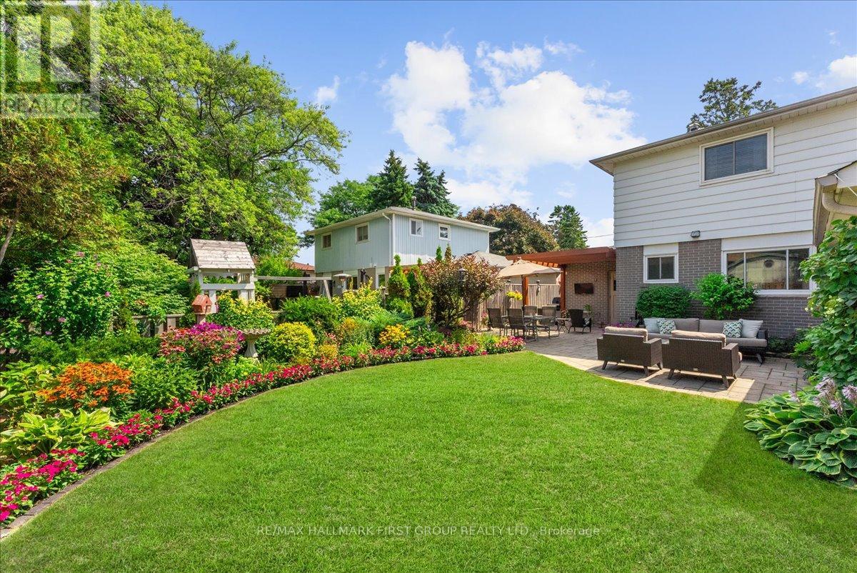 820 Sanok Drive, Pickering (West Shore), Ontario  L1W 2R2 - Photo 44 - E12886084