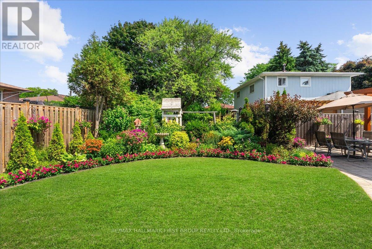 820 Sanok Drive, Pickering (West Shore), Ontario  L1W 2R2 - Photo 45 - E12886084