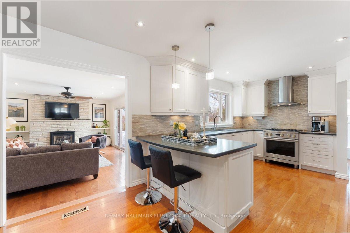 820 Sanok Drive, Pickering (West Shore), Ontario  L1W 2R2 - Photo 9 - E12886084