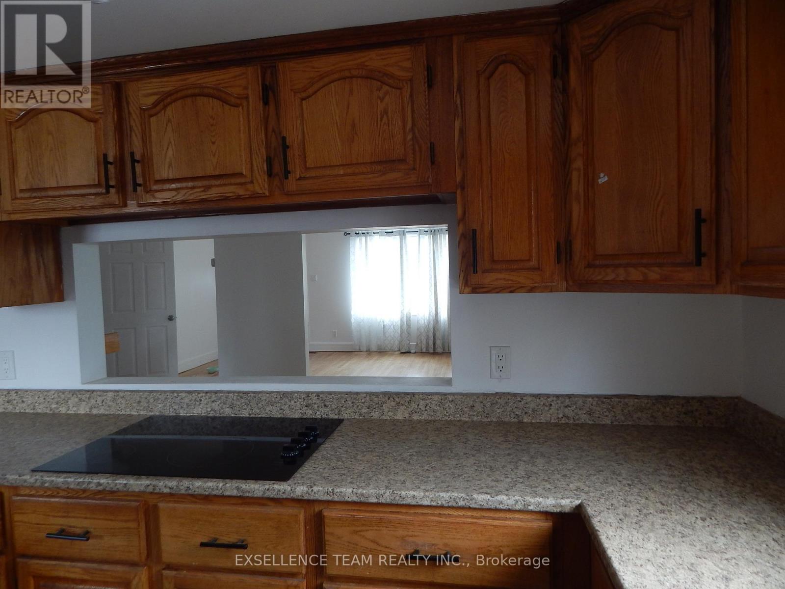 107 Louisa Street, Cornwall, Ontario  K6H 4P7 - Photo 6 - X12885970