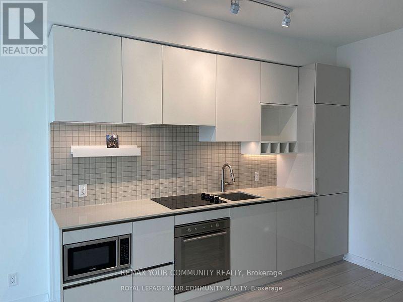 4210 - 950 Portage Parkway, Vaughan, Ontario  L4L 0J7 - Photo 2 - N12885868