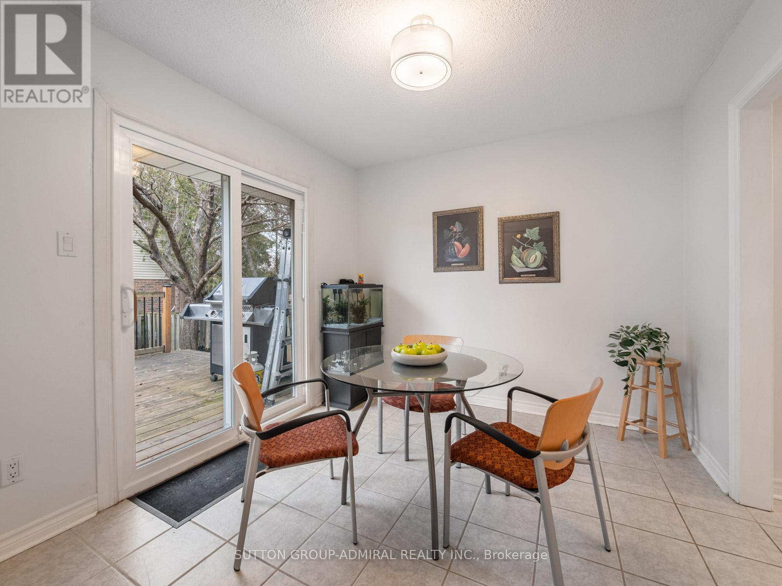 218 Mullen Drive, Vaughan (Brownridge), Ontario  L4J 2P1 - Photo 10 - N12886056