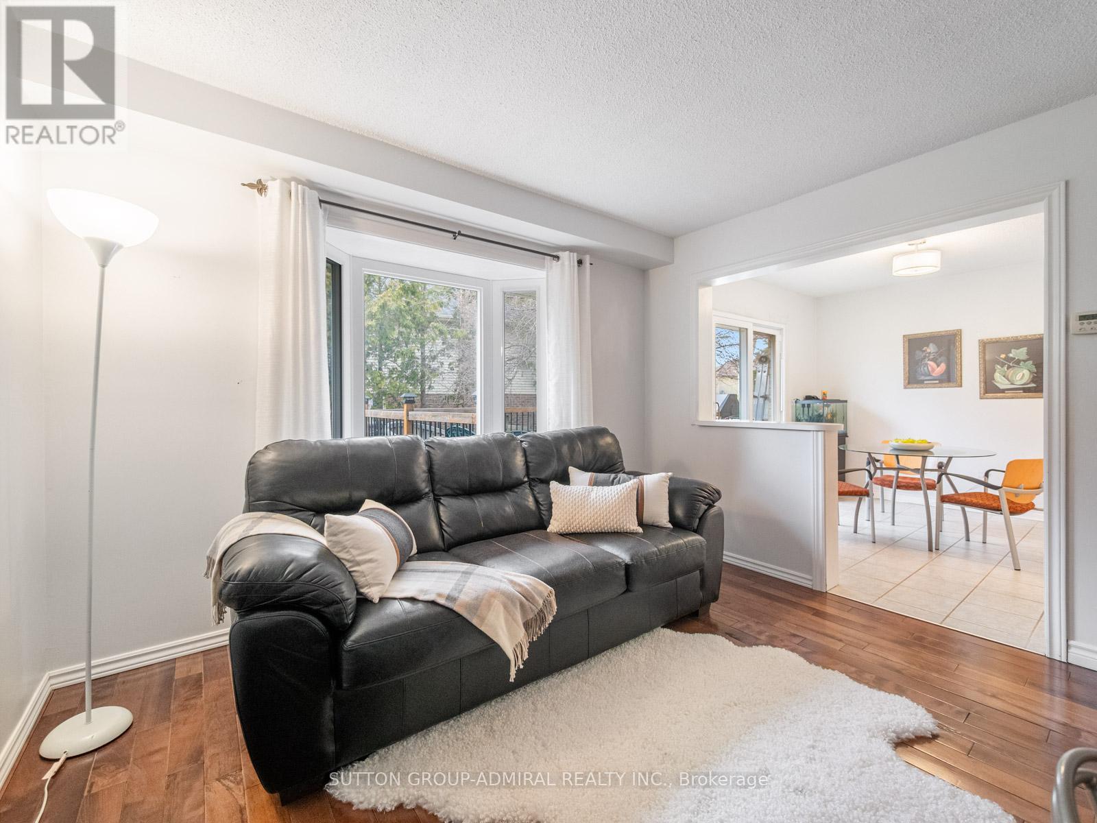 218 Mullen Drive, Vaughan (Brownridge), Ontario  L4J 2P1 - Photo 8 - N12886056