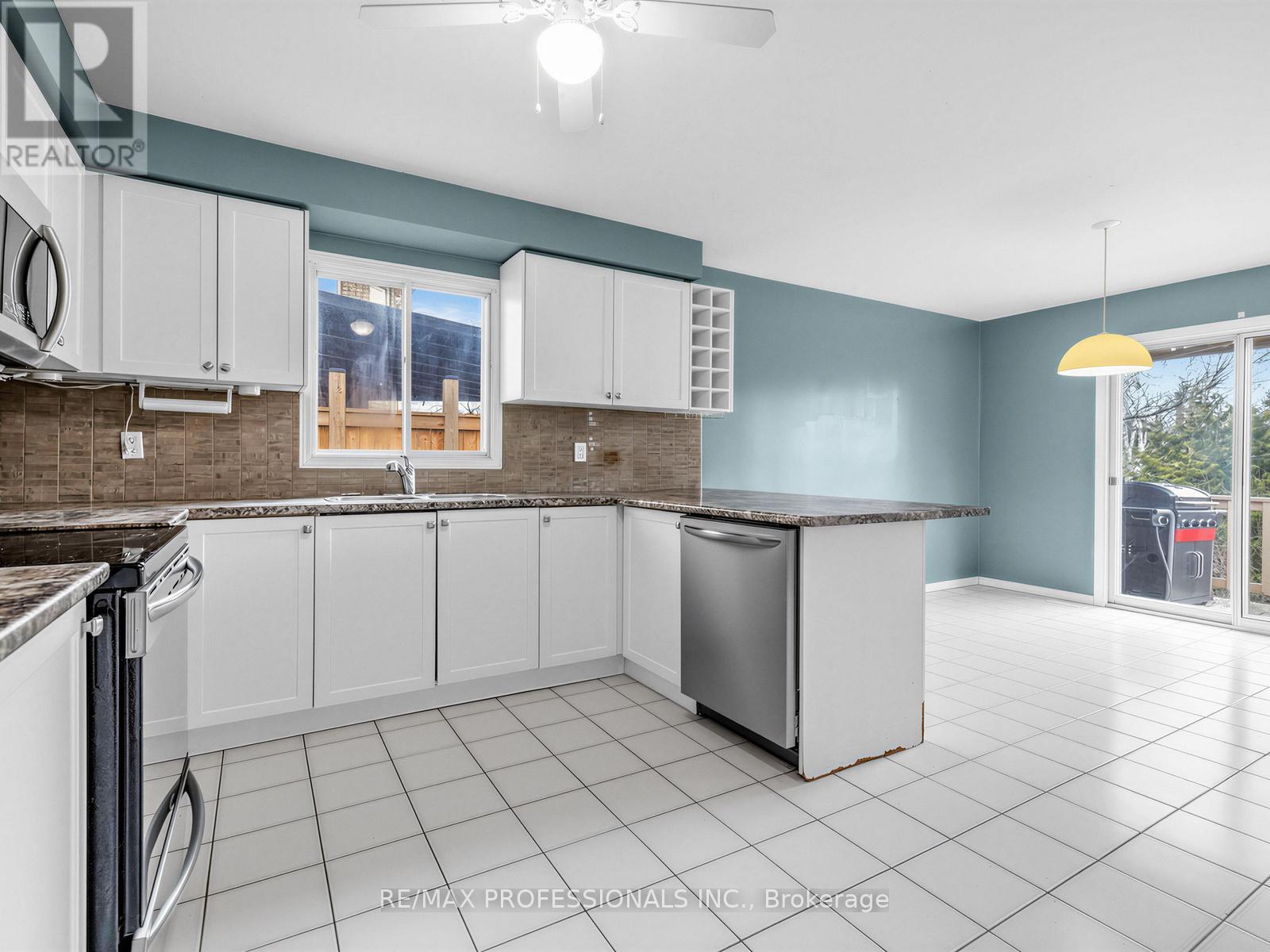 5 Coates Crescent, Richmond Hill, Ontario  L4E 2M3 - Photo 11 - N12886080