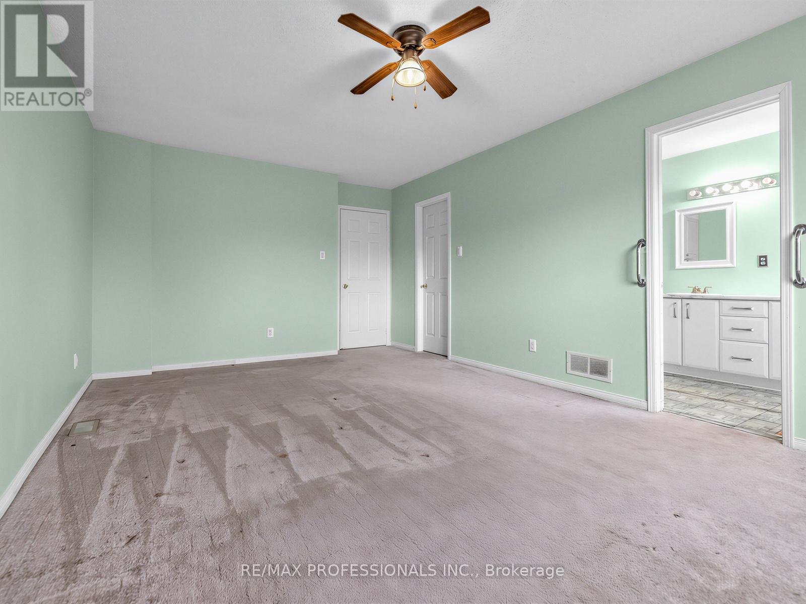 5 Coates Crescent, Richmond Hill, Ontario  L4E 2M3 - Photo 15 - N12886080