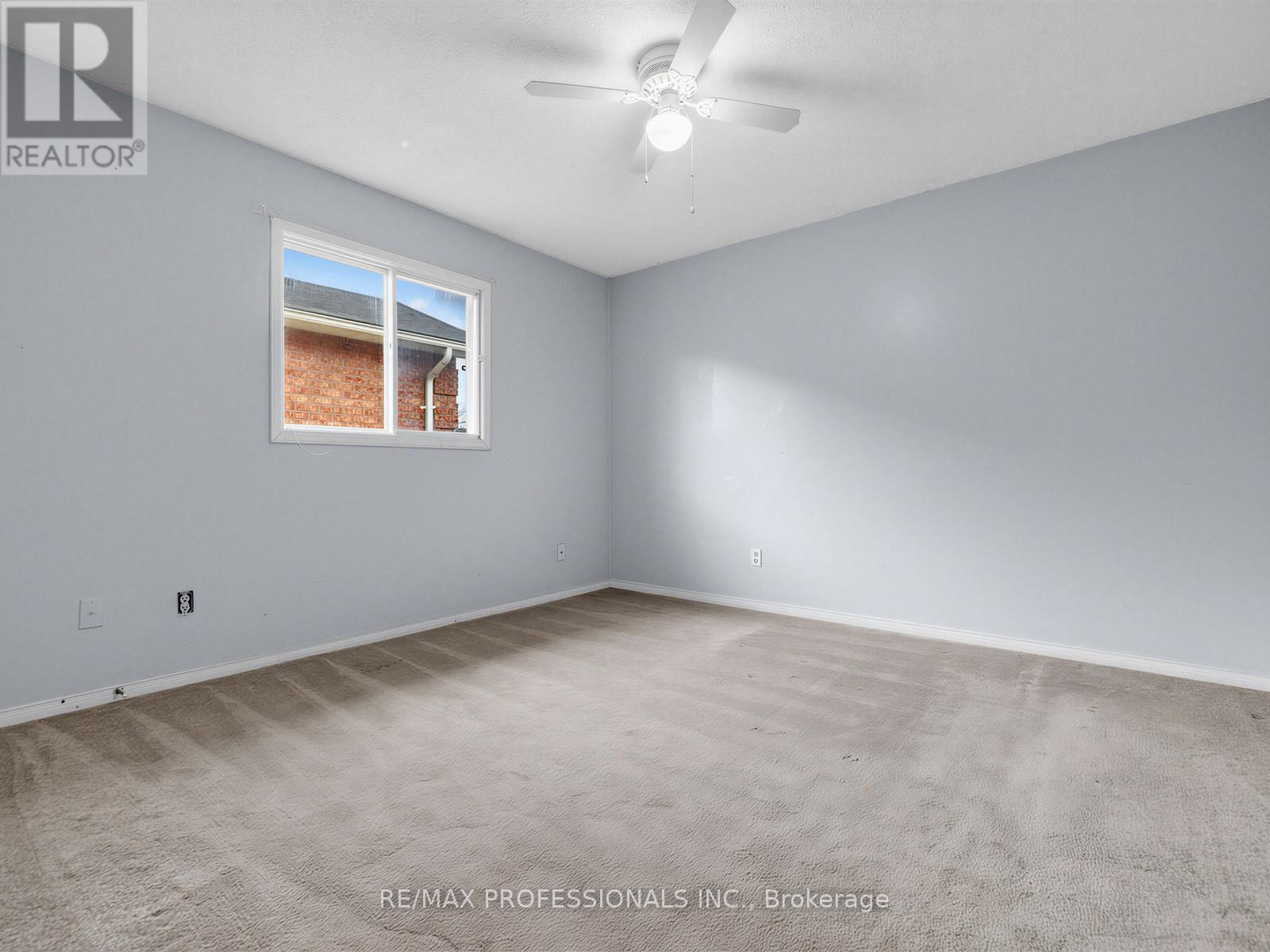 5 Coates Crescent, Richmond Hill, Ontario  L4E 2M3 - Photo 17 - N12886080