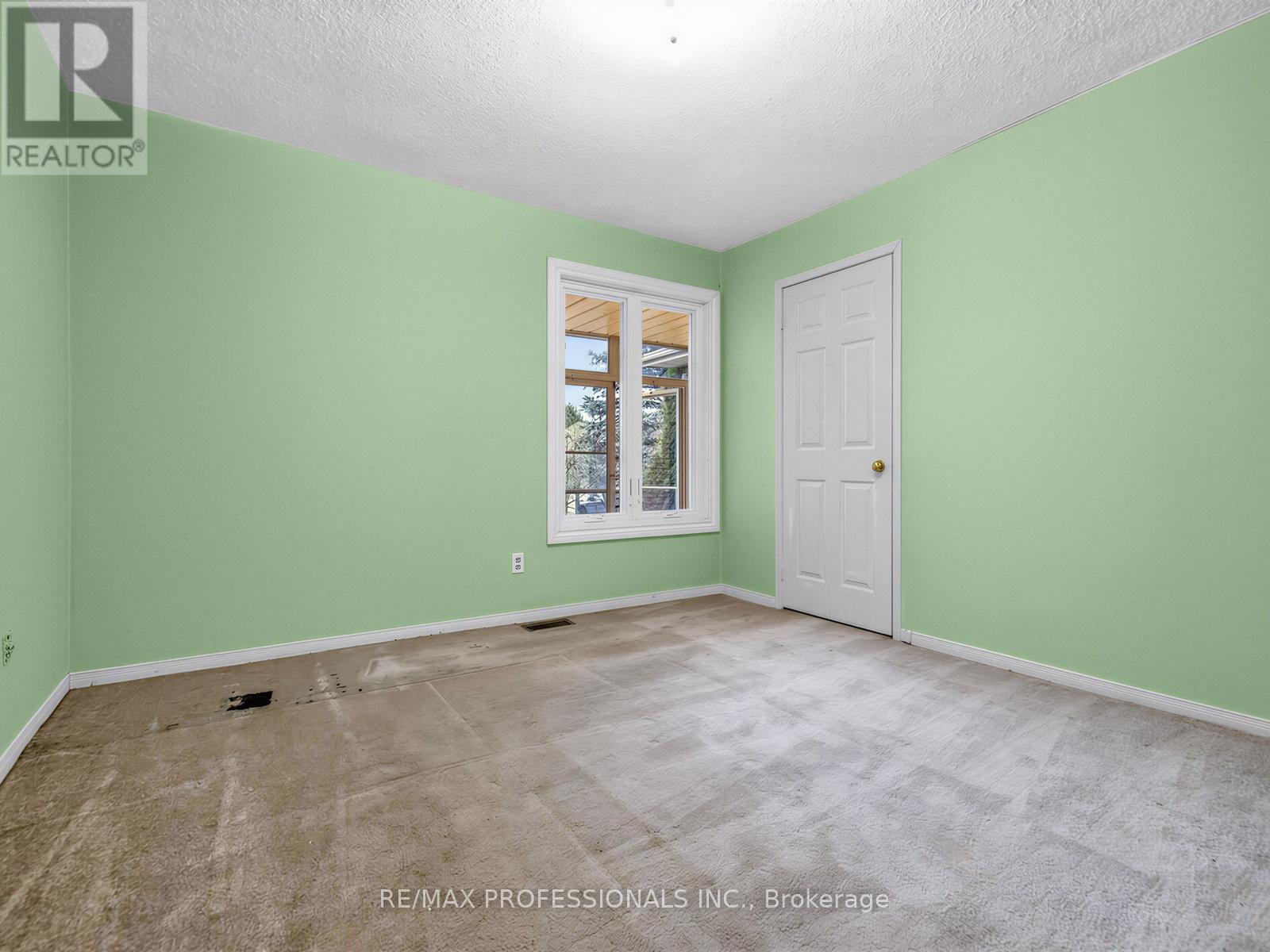 5 Coates Crescent, Richmond Hill, Ontario  L4E 2M3 - Photo 18 - N12886080