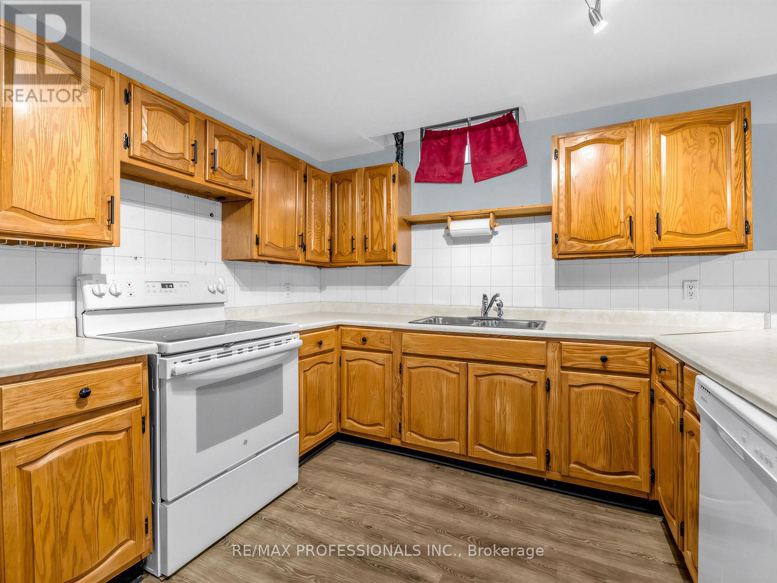 5 Coates Crescent, Richmond Hill, Ontario  L4E 2M3 - Photo 26 - N12886080