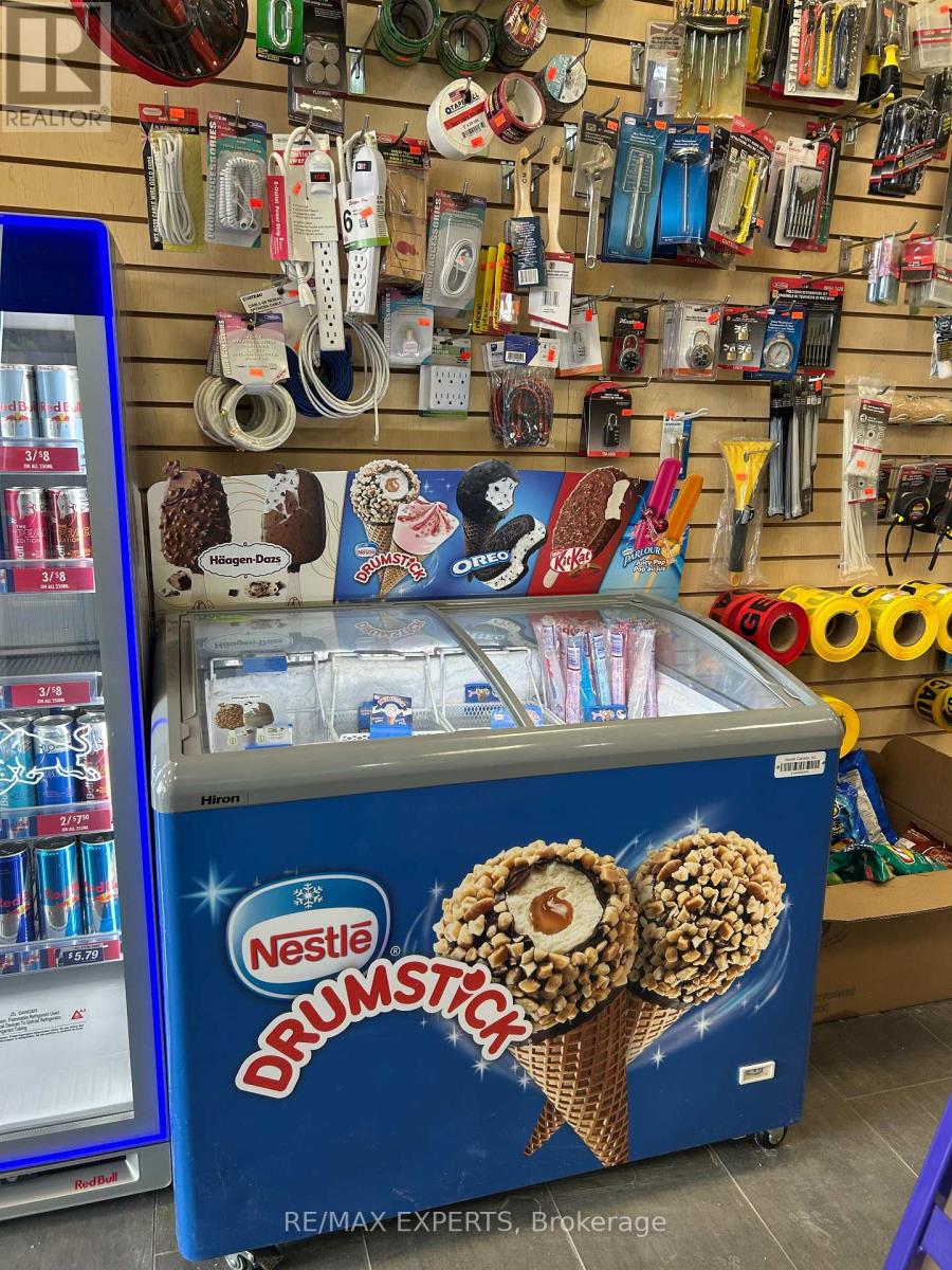 1410 Major Mackenzie Drive, Vaughan (Patterson), Ontario  L6A 4H6 - Photo 10 - N12886096