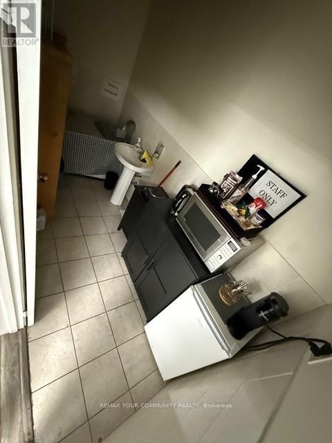 207 - 10212 Yonge Street, Richmond Hill (Mill Pond), Ontario  L4C 3B6 - Photo 10 - N12886100