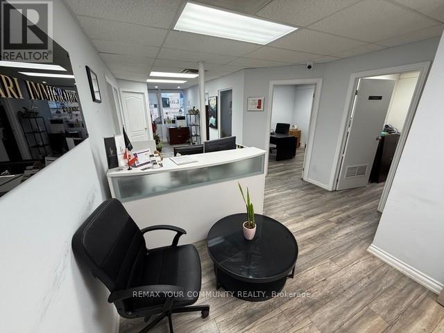 207 - 10212 Yonge Street, Richmond Hill (Mill Pond), Ontario  L4C 3B6 - Photo 2 - N12886100