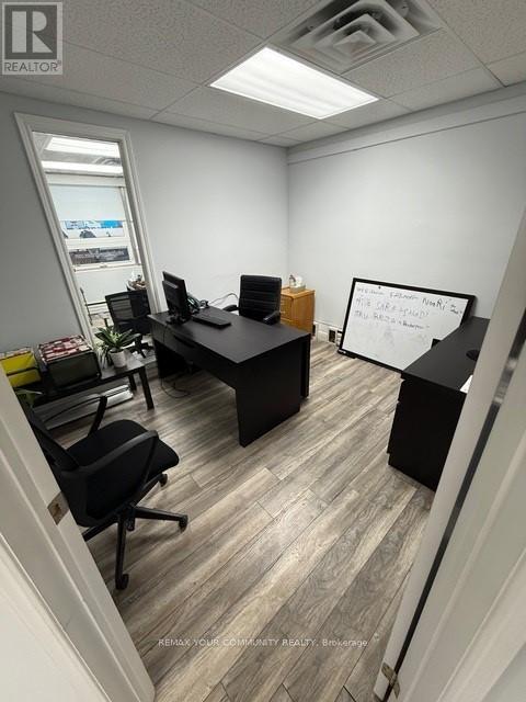 207 - 10212 Yonge Street, Richmond Hill (Mill Pond), Ontario  L4C 3B6 - Photo 5 - N12886100