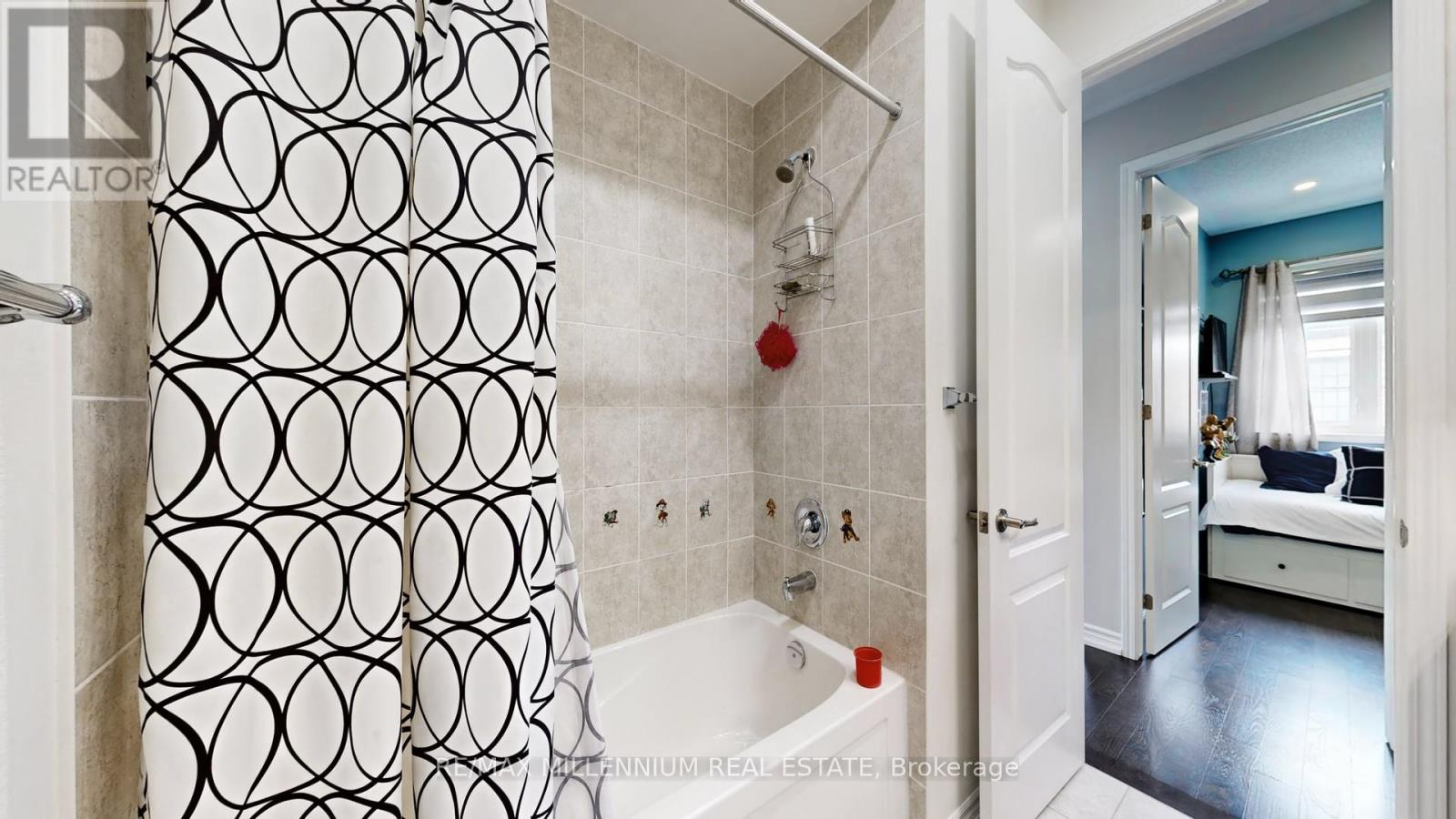 35 Barn Owl Way, Vaughan, Ontario L4H 4S9 - Photo 32 - N12886102