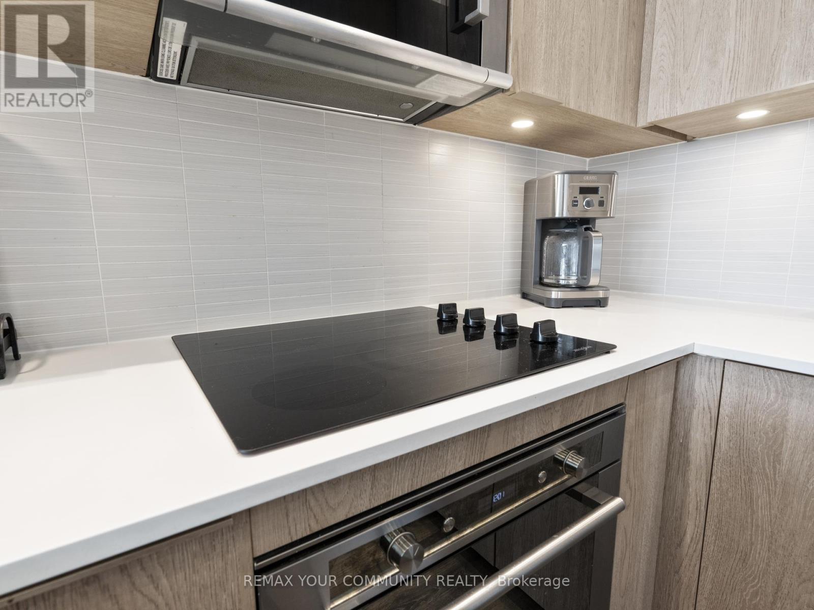 1012 - 99 Eagle Rock Way, Vaughan, Ontario  L6A 5A7 - Photo 10 - N12886104