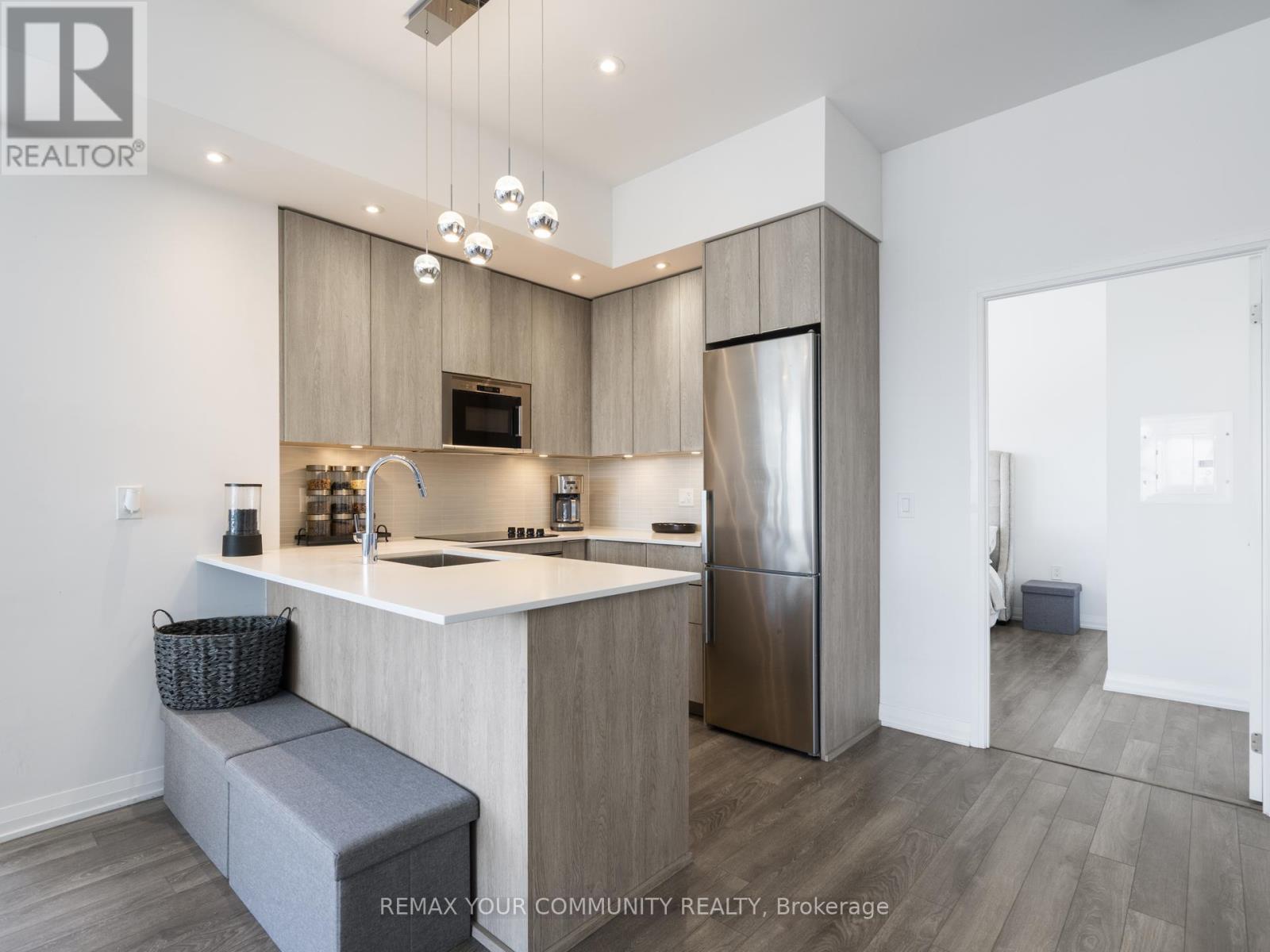 1012 - 99 Eagle Rock Way, Vaughan, Ontario  L6A 5A7 - Photo 13 - N12886104