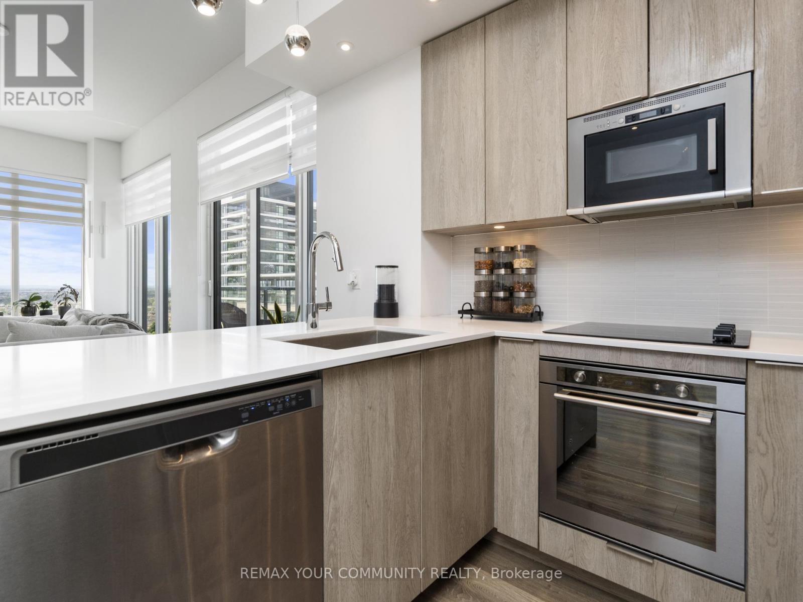 1012 - 99 Eagle Rock Way, Vaughan, Ontario  L6A 5A7 - Photo 9 - N12886104