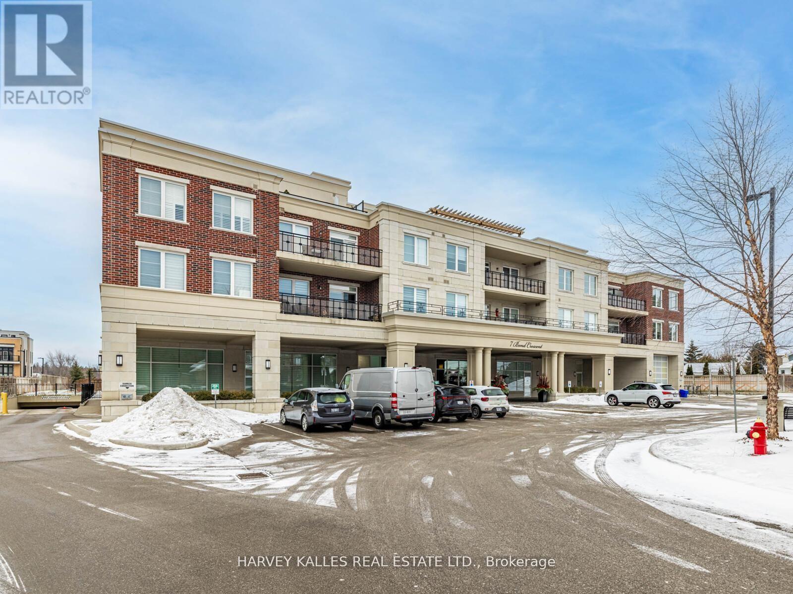 112 - 7 Bond Crescent, Richmond Hill (Oak Ridges), Ontario  L4E 1E6 - Photo 2 - N12886118