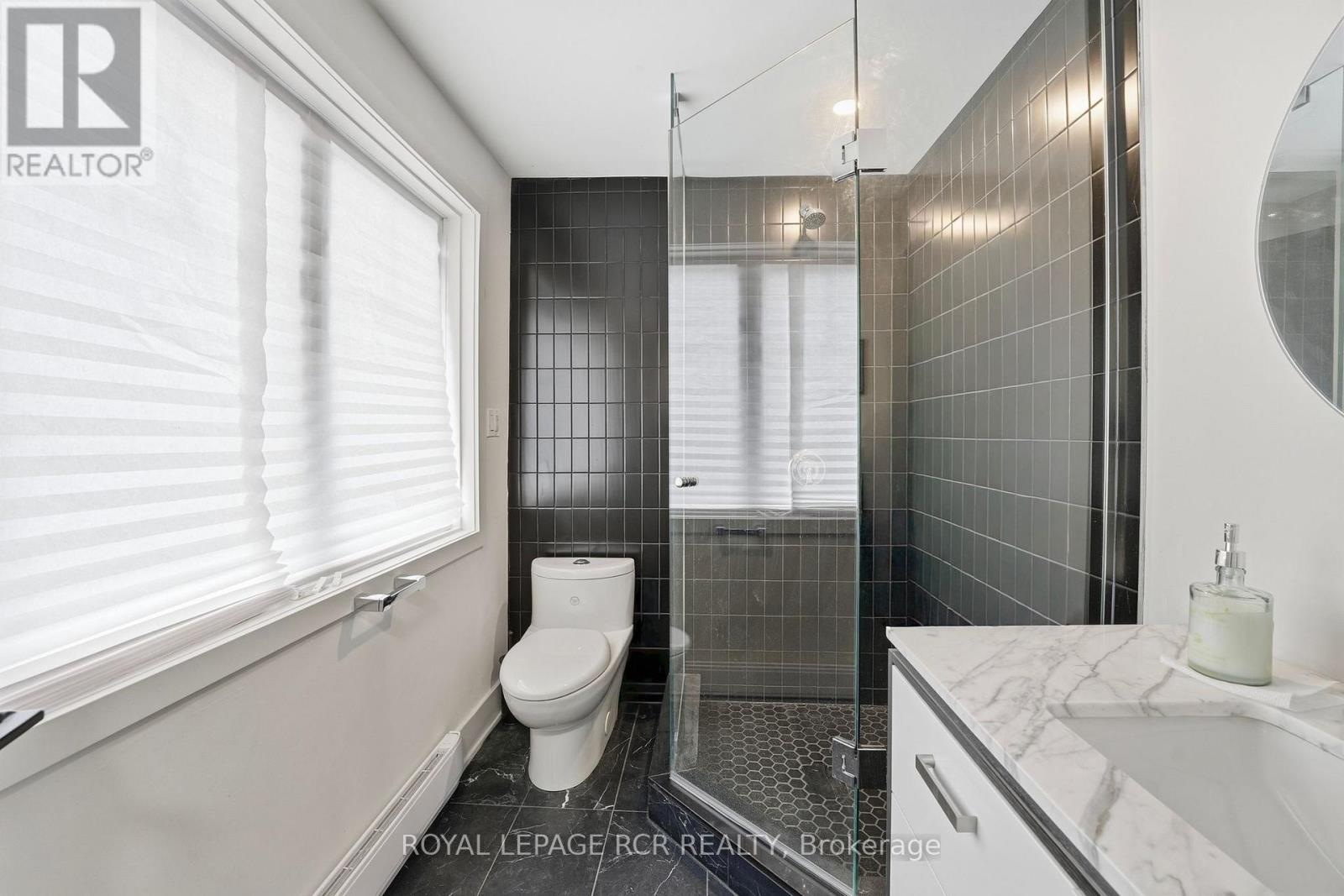 83 Industrial Parkway S, Aurora, Ontario  L4G 3V5 - Photo 6 - N12886166