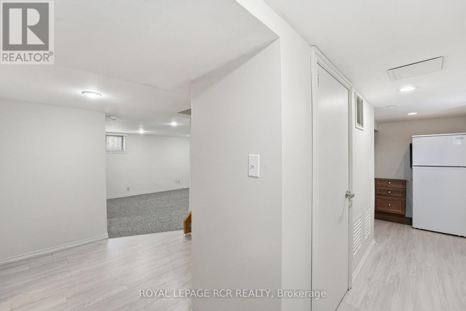 83 Industrial Parkway S, Aurora, Ontario  L4G 3V5 - Photo 9 - N12886166