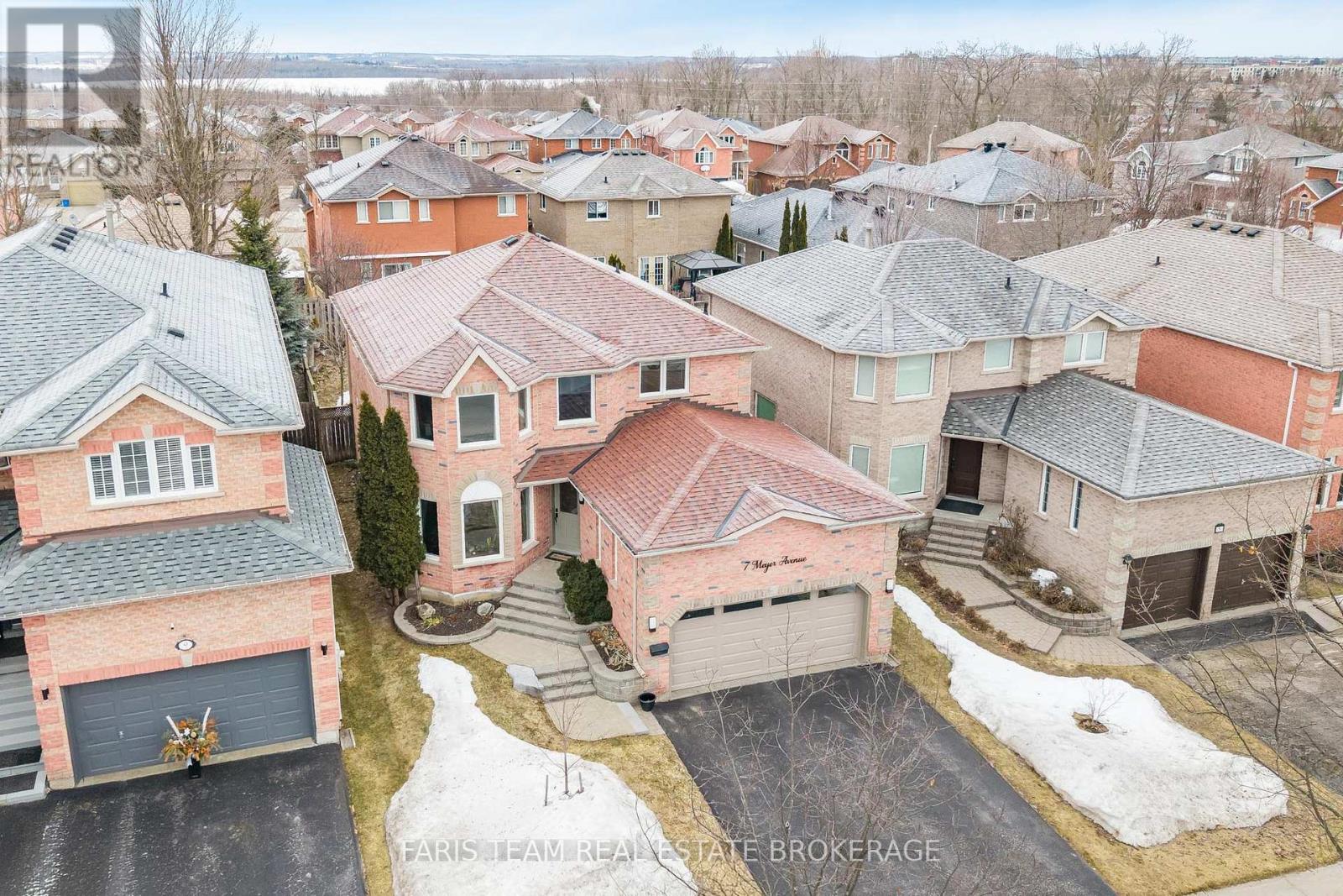 7 MEYER AVENUE, Barrie, Ontario