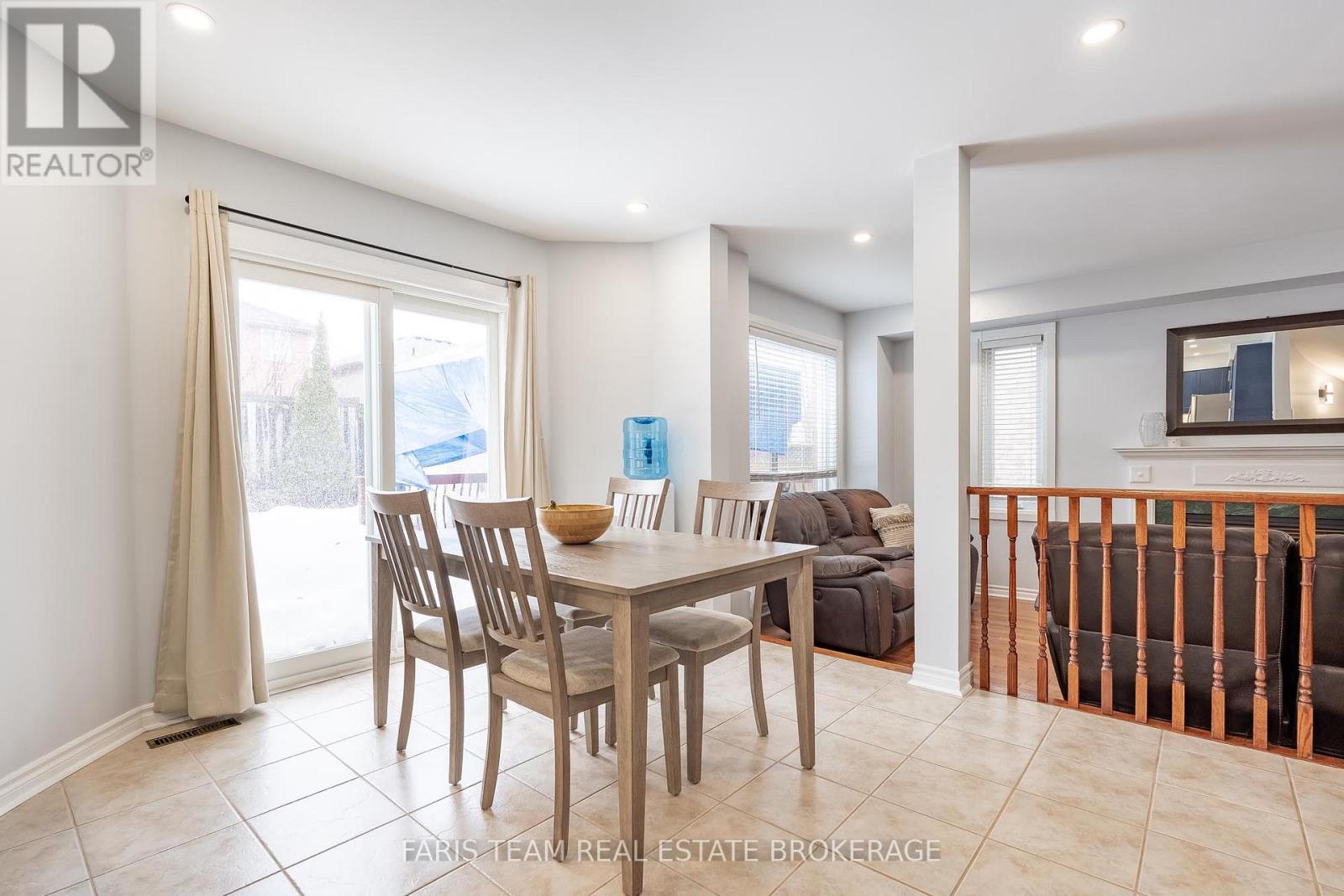 7 Meyer Avenue, Barrie (East Bayfield), Ontario  L4M 6X2 - Photo 10 - S12885886