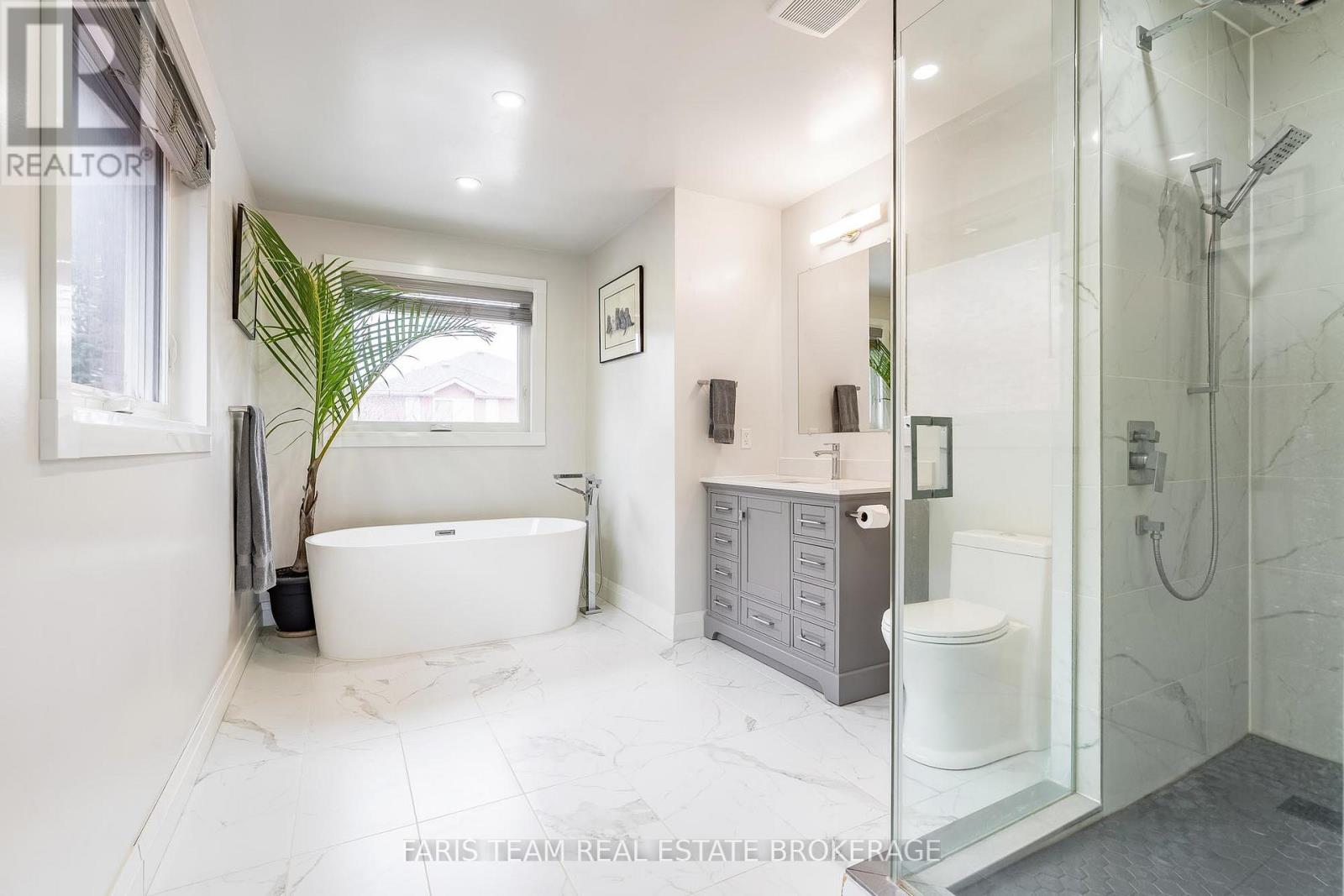 7 Meyer Avenue, Barrie (East Bayfield), Ontario  L4M 6X2 - Photo 25 - S12885886