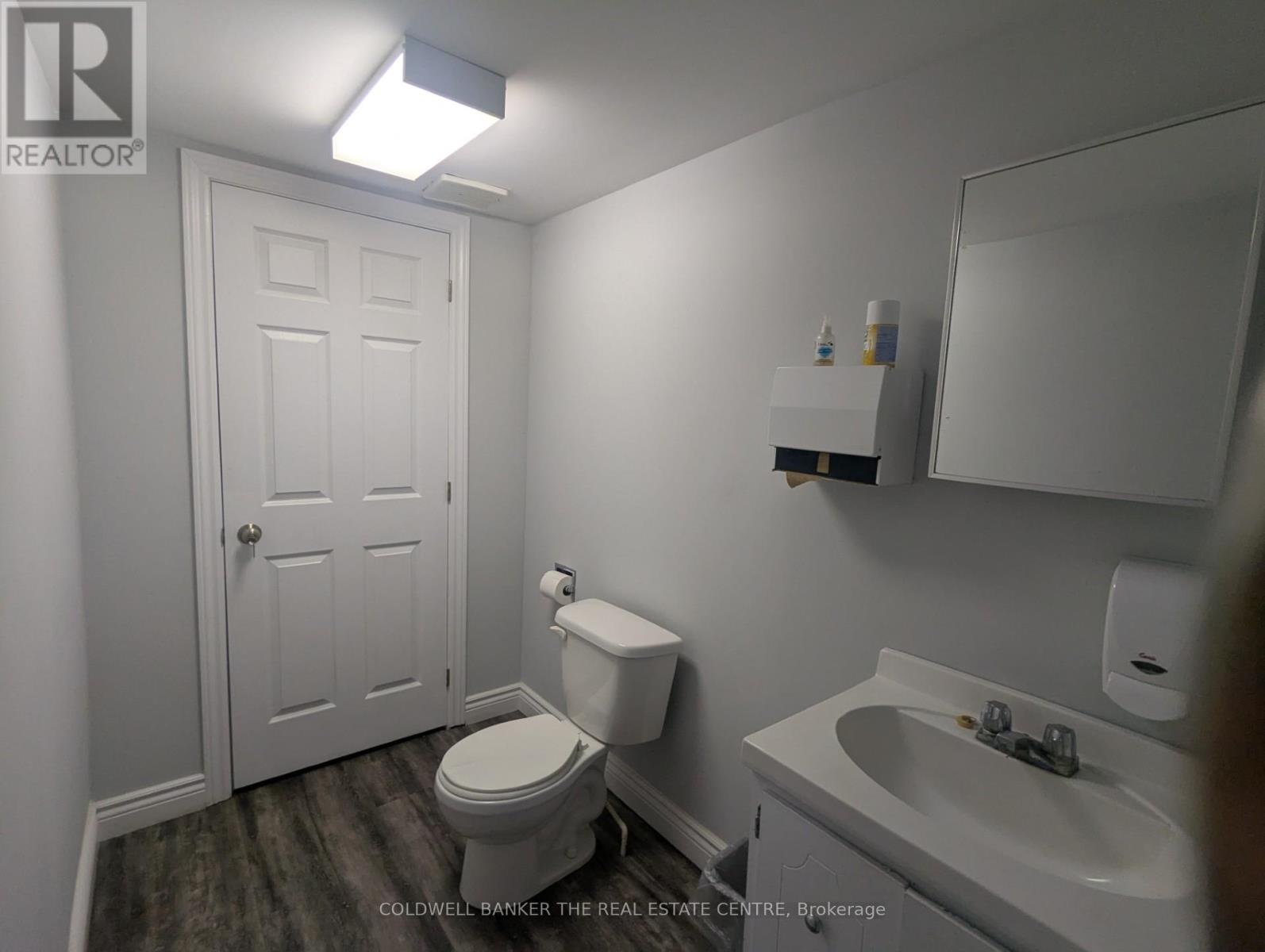 Upper - A - 284 Dunlop Street W, Barrie (0 North), Ontario  L4N 1B9 - Photo 9 - S12885972