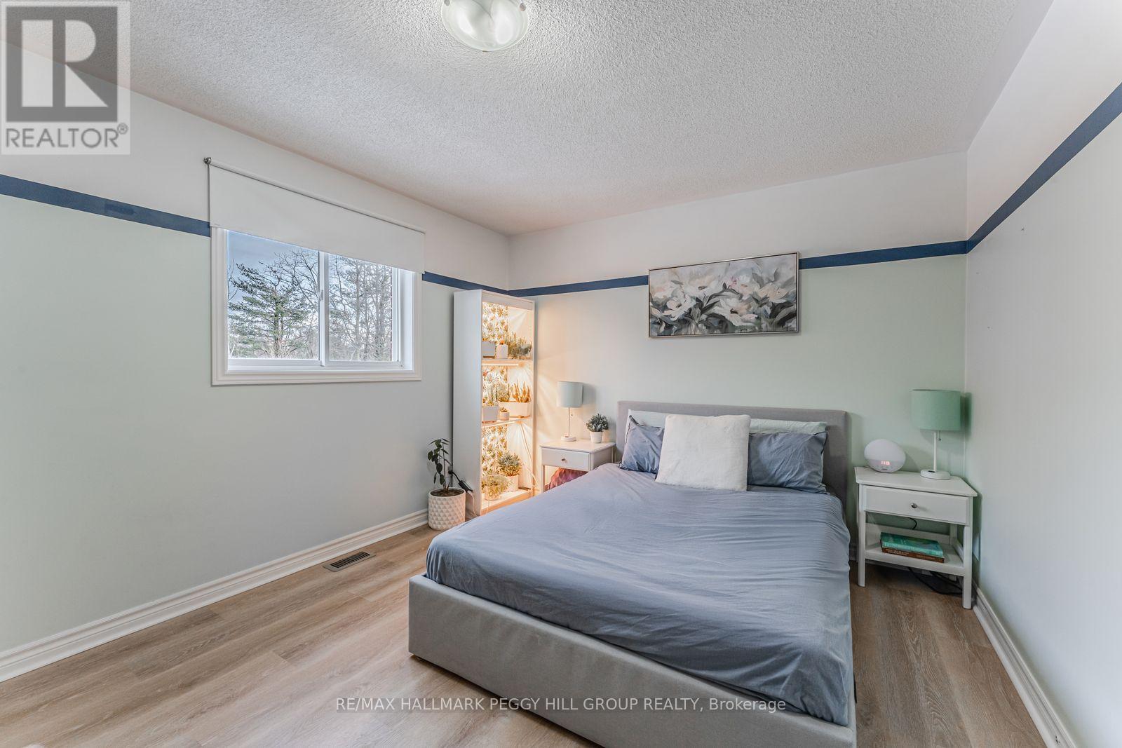 26 Kenwell Crescent, Barrie (Holly), Ontario  L4N 0A4 - Photo 13 - S12885980