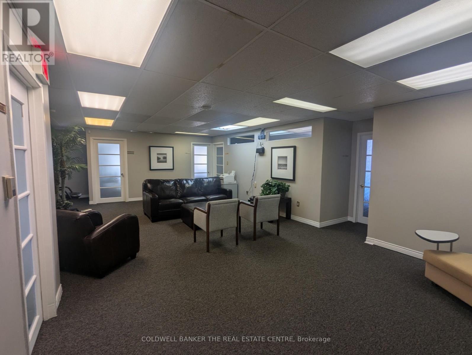 Upper - E - 284 Dunlop Street W, Barrie (0 North), Ontario  L4N 1B9 - Photo 6 - S12886004